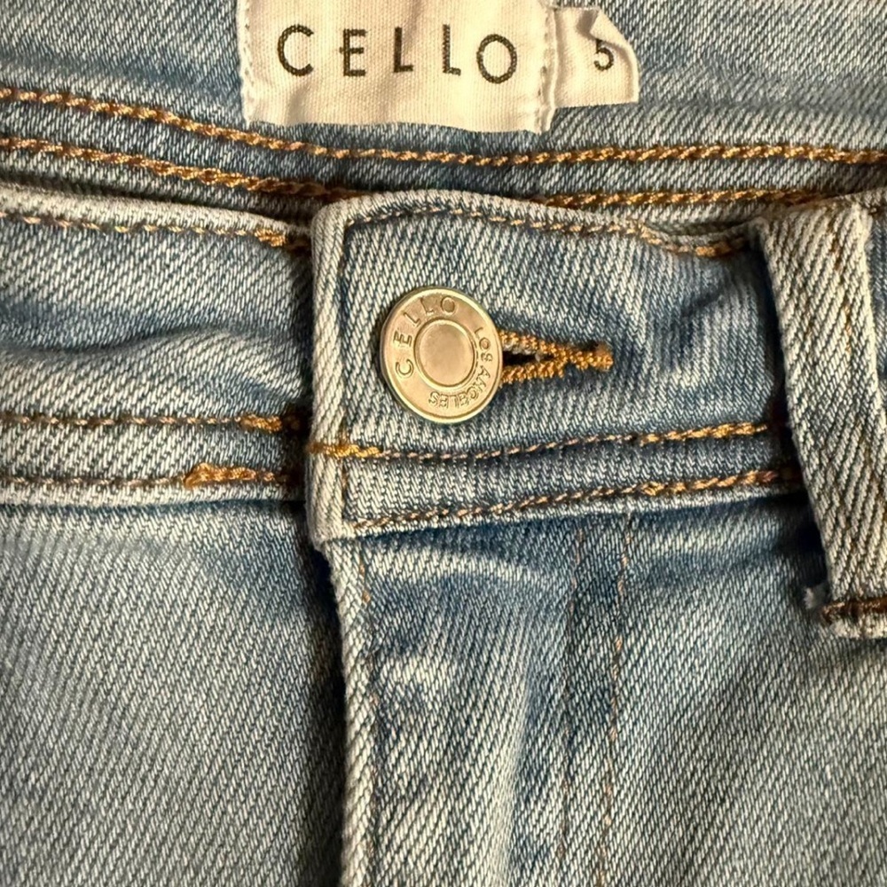 Women’s Cello Distressed, Super Flare Jeans. Size 5 - Picture 3 of 6